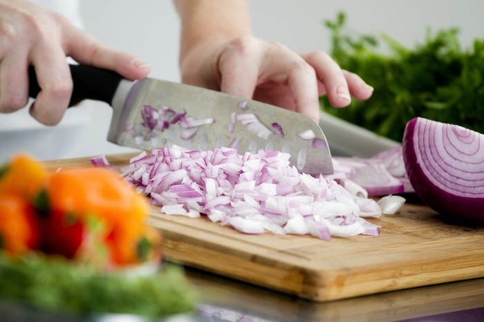 Tips menyimpan bawang bombai Cara Memilih dan Menyimpan Bawang Bombai Agar Awet Segarnya
