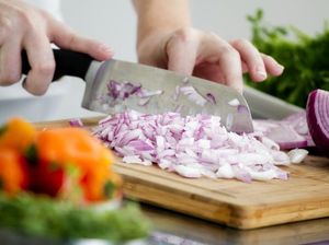 Cara Memilih dan Menyimpan Bawang Bombai Agar Awet Segarnya