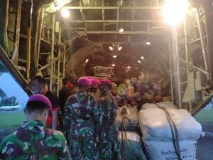 Marinir TNI AL Diterjunkan ke NTT, Bantu Warga yang Terdampak Bencana Alam