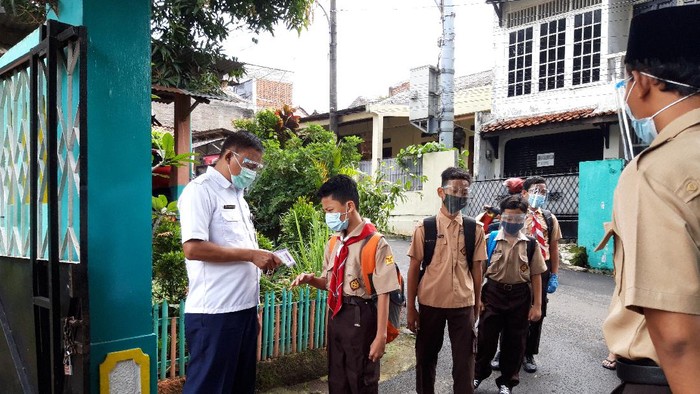 Uji coba sekolah tatap muka di SDN Cipete Utara 15