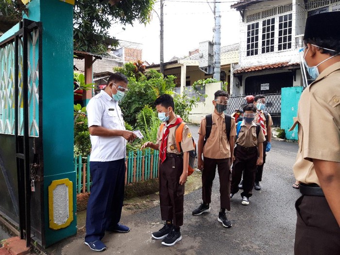 Uji coba sekolah tatap muka di SDN Cipete Utara 15