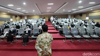 Perkuliahan yang berlangsung singkat tersebut dilakukan dengan protokol kesehatan ketat.