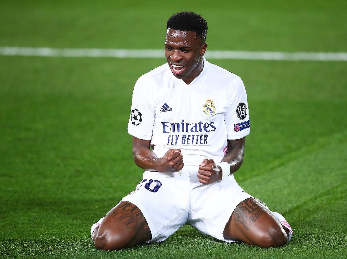 Winger Real Madrid Vinicius Junior merayakan gol ke gawang Liverpool di perempatfinal Liga Champions, Rabu (7/4/2021) dini hari WIB. (Foto: Fran Santiago/Getty Images)