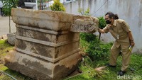 Harun menyebutkan yoni itu memiliki sejumlah keistimewaan. Yakni, diceratnya ada relief nandi berdiri di sisi kanan dan kiri, ukurannya yang amat besar, dan bagian atas lingga berupa segi delapan.