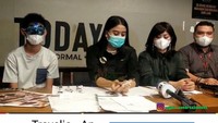 Dalam konferensi pers, Yuyun mengatakan pernah mengalami kekerasan dalam bentuk cekikan, diseret, hingga dipukul. Suaminya yang berprofesi sebagai sutradara itu disebutnya tempramental. Foto: Instagram yuyunjinjun