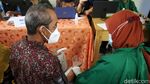 288 Guru di Jatiasih Bekasi Divaksinasi COVID-19