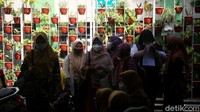 Vaksinasi terhadap guru ditergetkan selesai akhir Juni 2021 mengingat perencanaan sekolah tatap muka yang akan dilaksanakan dalam waktu dekat.