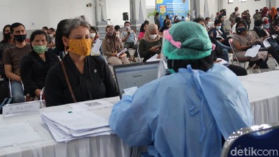 Vaksinasi Abdi Dalem Keraton Jogja