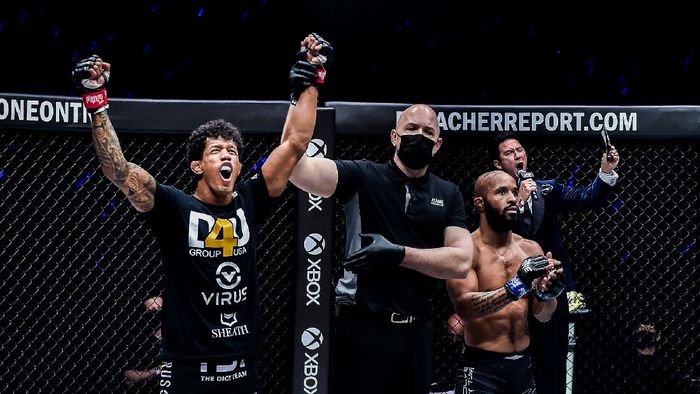 Adriano Moraes Kalahkan Demetrious Johnson Adriano Moraes Kalahkan Demetrious Johnson di ONE on TNT