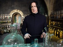 Beda dari Sosok Snape, Alan Rickman Punya Kebiasaan Manis di Set Harry Potter