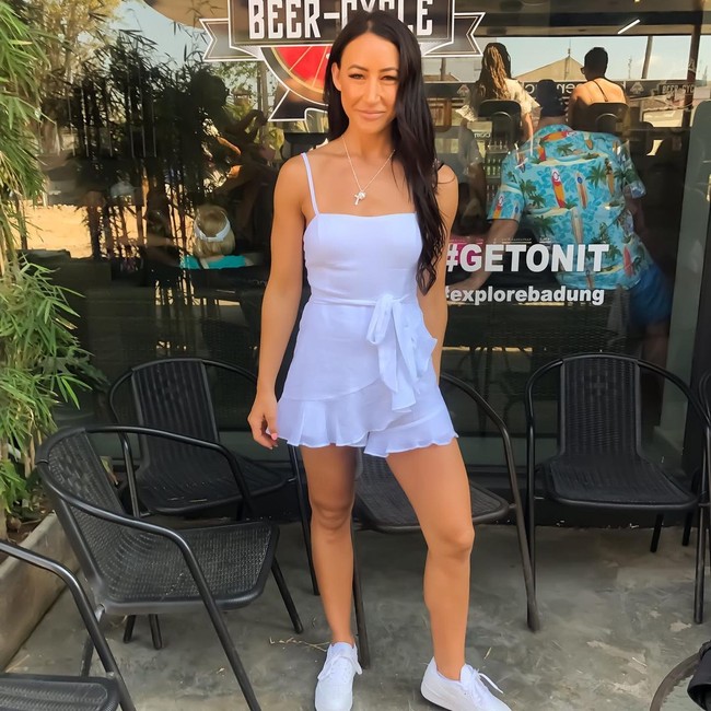 Amie sendiri mengaku bangga bisa tetap mempertahankan penampilannya meski bekerja di pertambangan. Aku pikir hanya karena bekerja di pertambangan dan itu dilihat sebagai dunia pria tidak berarti aku harus mengorbankan penampilanku, katanya dilansir Dailymail. Foto: Instagram @amieboyd23