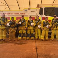 Wanita itu sudah bekerja di pertambangan selama 12 tahun. Ia biasanya bekerja selama dua minggu dan dapat libur seminggu. Ketika libur lah ia menyempatkan waktu untuk mempercantik diri, termasuk ekstensi bulu mata. Foto: Instagram @amieboyd23