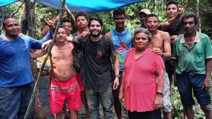 Antonio sena, pilot yang jatuh di hutan amazon