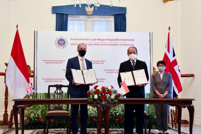 Kepala Badan Nasional Penanggulangan Bencana (BNPT) Komjen Pol Boy Rafli Amar dan Menteri Luar Negeri Inggris Dominic Raab bertemu dalam Foreign Partnership Forum Indonesia dan Inggris.