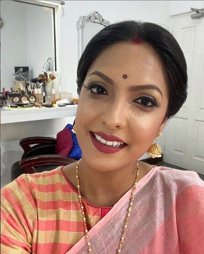 Caroline Jurie terhitung sebagai selebgram dengan jumlah follower mencapai 79 ribuan. Foto: Instagram/@caroline_jurie_official