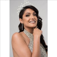 Caroline Jurie lahir di Kandana, Sri Lanka, 28 tahun lalu. Dia mengenyam pendidikan di sekolah khusus putri St. Sebastian, Kandana. Foto: Instagram/@caroline_jurie_official