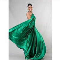 Kini Caroline Jurie mendapat kritikan pedas akibat perilakunya itu. Instagramnya pun dibanjiri hujatan. Foto: Instagram/@caroline_jurie_official