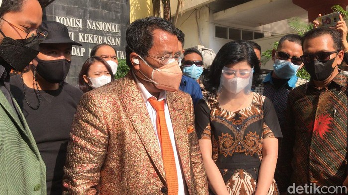 Desiree Tarigan dan hotman paris