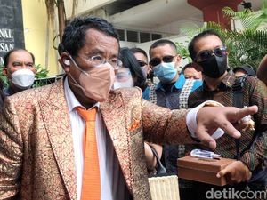 Sempat Berpikiran Buruk Bertemu Syahrini, Hotman Paris Justru Dapat yang Enak