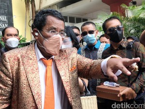 Sesumbar Hotman: Hotma Bukan Saingan, Bidang Gua Lebih Basah