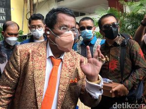 Tim Pengacara Hotma Sitompoel Laporkan Hotman Paris ke Peradi