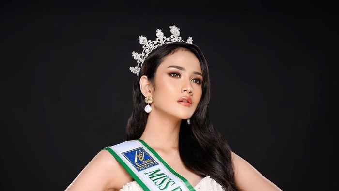 Intan Wisni Permatasari menjadi sorotan warganet usai tampil di malam final ajang kecantikan Miss Eco International 2021.