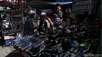 Di samping itu, menurutnya, perlu ada langkah strategis dari pemerintah untuk memublikasikan dampak positif vaksinasi, supaya dapat menaikkan minat masyarakat untuk mau divaksin.