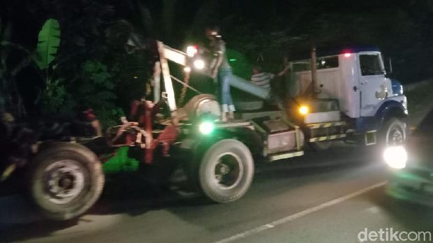 Lokasi kecelakaan dua truk dan satu mobil di Jalan Purworejo-Magelang, Purworejo, Kamis (8/4/2021).