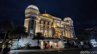 Masjid Agung TSB siap menyambut Ramadhan untuk sholat lima waktu taraweh dan pengajian dengan protokol kesehatn ketat yang dianjurkan pemerintah. Dikhy Sasra/detikcom