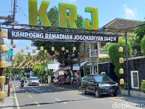 Pengunjung Membeludak, Pasar Sore Jogokariyan Yogya Terapkan Buka Tutup