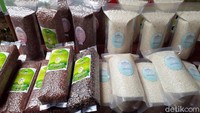 Mustofa mencontohkan, sekali panen padi organik di desanya rata-rata mencapai 10 ton per hektar. Jumlah itu lebih banyak daripada panen padi non organik yang menurutnya hanya 6-8 ton per hektar. 