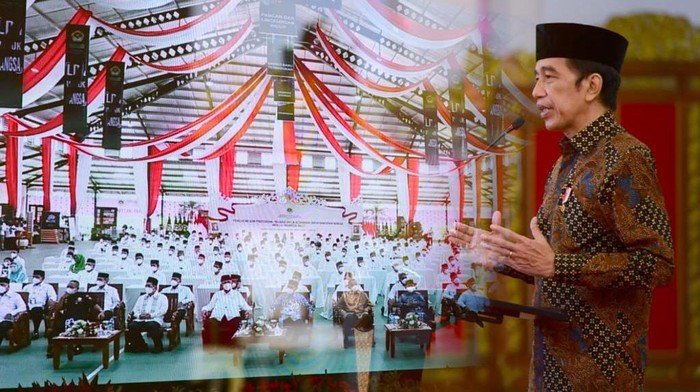 Momen Jokowi Buka Munas IX LDII Presiden Joko Widodo (Jokowi) membuka Musyawarah Nasional IX Lembaga Dakwah Islam Indonesia (LDII) Tahun 2021 di Istana Negara, Jakarta. Dalam pidatonya, Jokowi bicara mengenai toleransi di Indonesia.