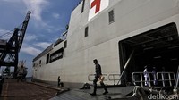 Selain logistik, TNI AL juga menyediakan ruang perawatan dan ruang isolasi di dalam. Kapal yang nanti digunakan lokasi bencana .