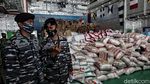Momen TNI AL Kirim Bantuan untuk Korban Bencana NTT