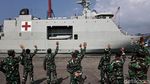 Momen TNI AL Kirim Bantuan untuk Korban Bencana NTT