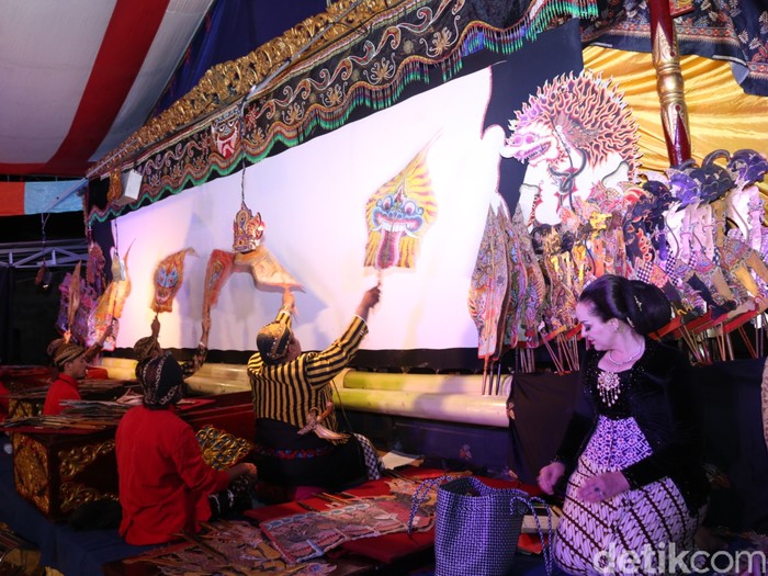 Pagelarang wayang kulit di festival banyuwangi 2021