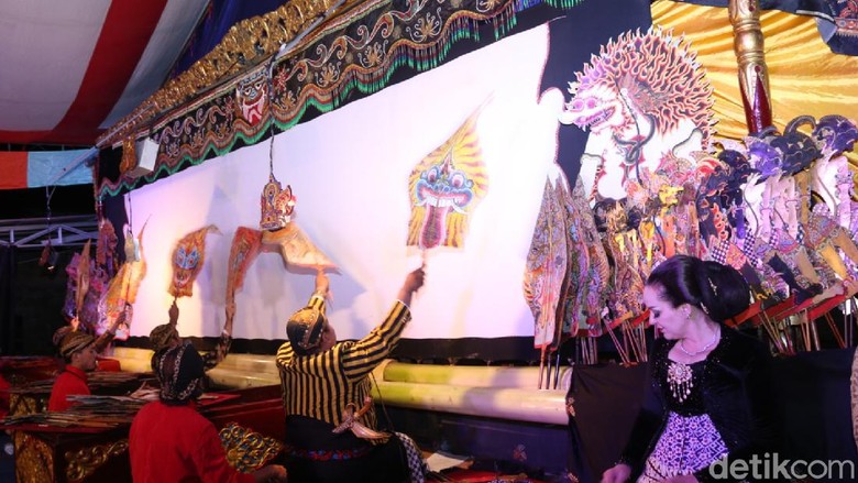 Pagelarang wayang kulit di festival banyuwangi 2021 Pagelarang wayang kulit di festival banyuwangi 2021