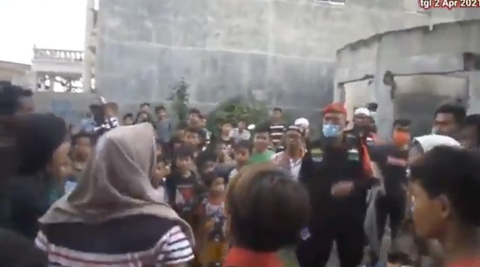 Pembubaran kuda kepang di Medan Sunggal, Medan, Jumata (2/4/2021).