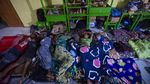Melihat Kondisi Pengungsi Banjir Bandang di NTT