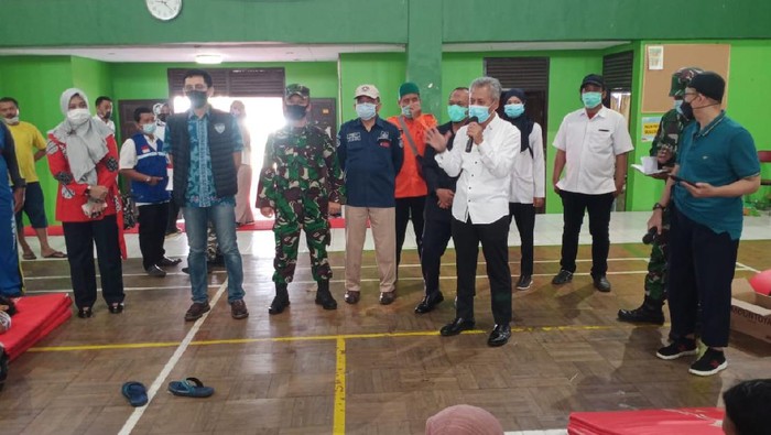 Pengungsi Kilang Balongan Mulai Kembali ke Rumah Sejumlah pengungsi dalam insiden kebakaran kilang Pertamina di Balongan, Indramayu, satu per satu mulai kembali ke rumah.