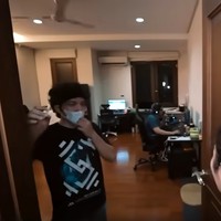 Kepada Sule, YouTuber dengan subscriber terbanyak di Asia Tenggara ini mengatakan sudah menyiapkan banyak kamar untuk kesebelasan anaknya kelak. Foto: Tangkapan layar YouTube