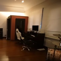 Atta Halilintar membangun rumahnya dengan konsep seperti apartemen, di mana dalam satu lantai terdapat banyak ruang yang fungsional. Foto: Tangkapan layar YouTube