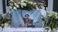 Selain dikenal lewat berbagai lagunya yang menjadi hits, Glenn Fredly juga dikenal dengan cita-cita dan harapannya yang tinggi untuk menjadikan industri musik sebagai tempat yang lebih baik lagi untuk para musisi berkarya.