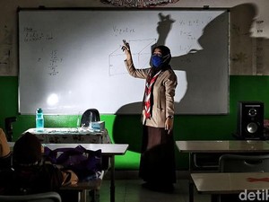 Juli Sudah Mulai Sekolah Tatap Muka, Mahasiswa Kapan Divaksin?