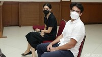 Pada persidangan tersebut tak tampak sosok Wulan Guritno atau pun Adilla Dimitri. Pool/Palevi S/detikFoto