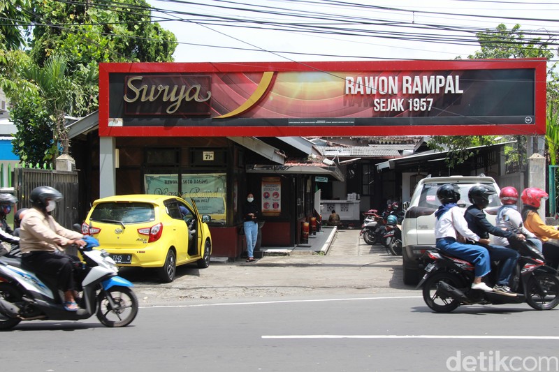Warung Rampal : Kelezatan Melegenda Soto Sapi Favorit Para Presiden RI