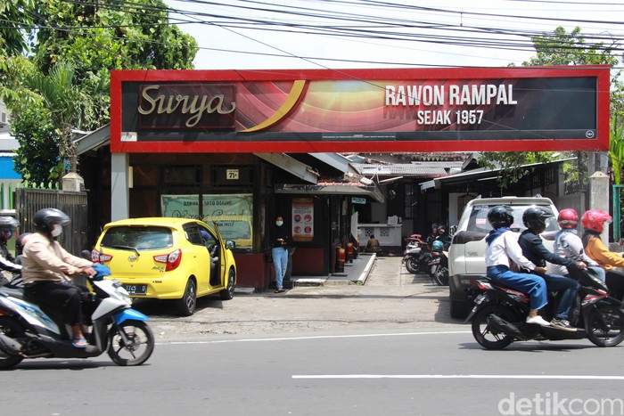 Warung Rampal : Kelezatan Melegenda Soto Sapi Favorit Para Presiden RI Warung Rampal : Kelezatan Melegenda Soto Sapi Favorit Para Presiden RI