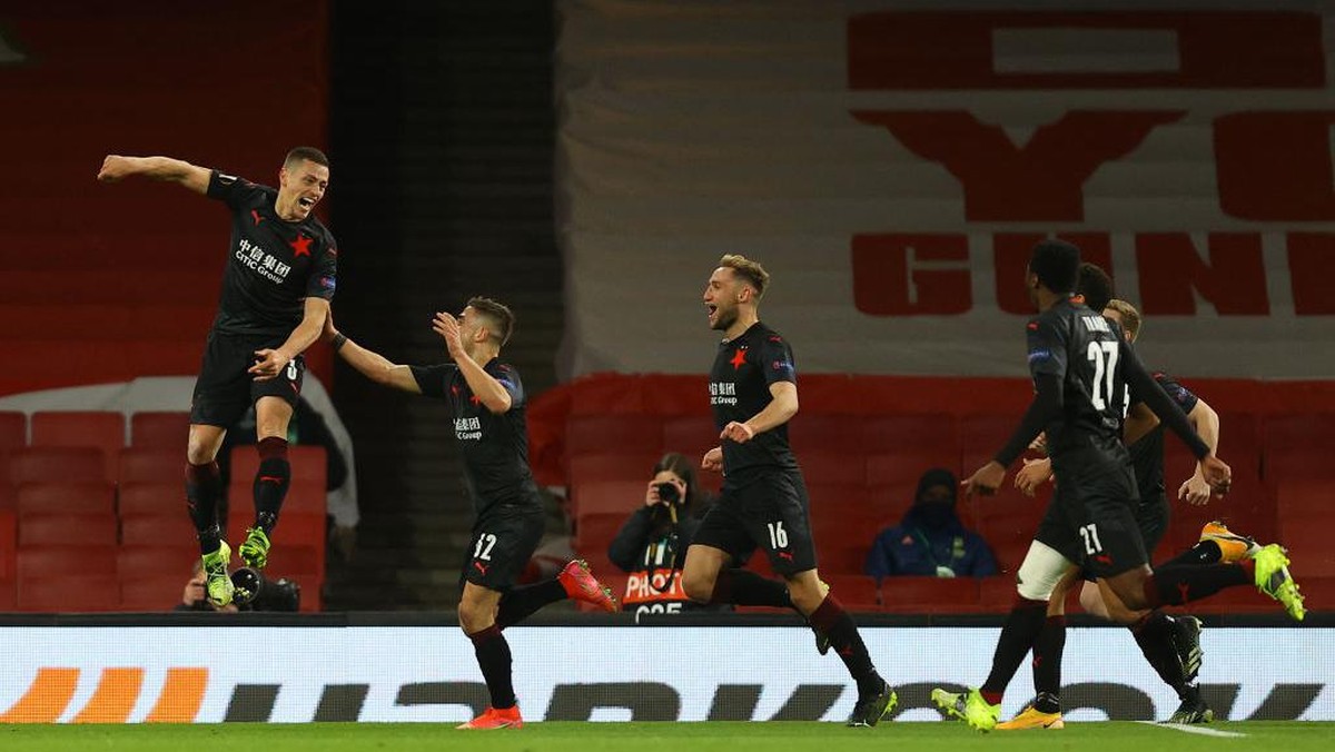 Keajaiban Tomas Holes selamatkan Slavia di markas Arsenal (Foto: Getty Images/Julian Finney)
