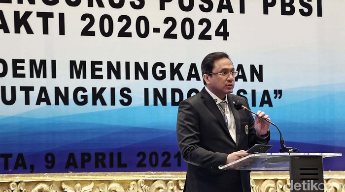 Agung Firman Sampurna dilantik sebagai Ketum PP PBSI di Swissotel Jakarta PIK Avenue, Jumat (9/4/2021). Pelantikan dilakukan oleh Ketua KONI Pusat Marciano Norman.