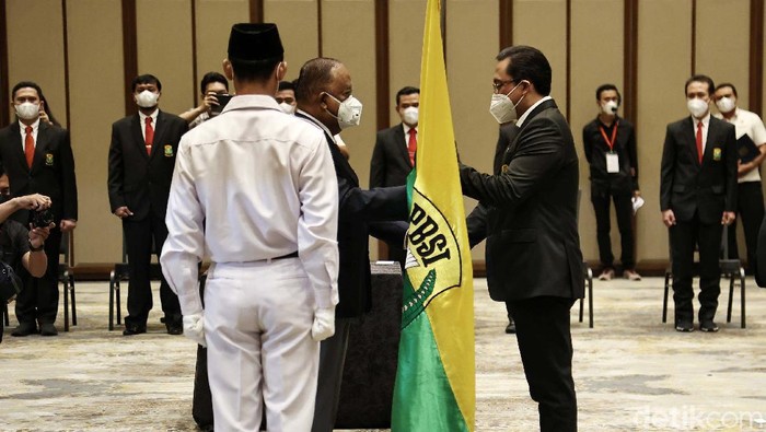 Agung Firman Sampurna dilantik sebagai Ketum PP PBSI di Swissotel Jakarta PIK Avenue, Jumat (9/4/2021). Pelantikan dilakukan oleh Ketua KONI Pusat Marciano Norman.